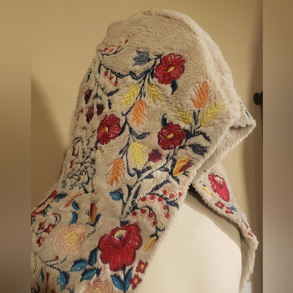 COPY - Johnny Was Gena Floral Embroidered Faux-Fur Coat Womens Medium - Picture 6 of 15